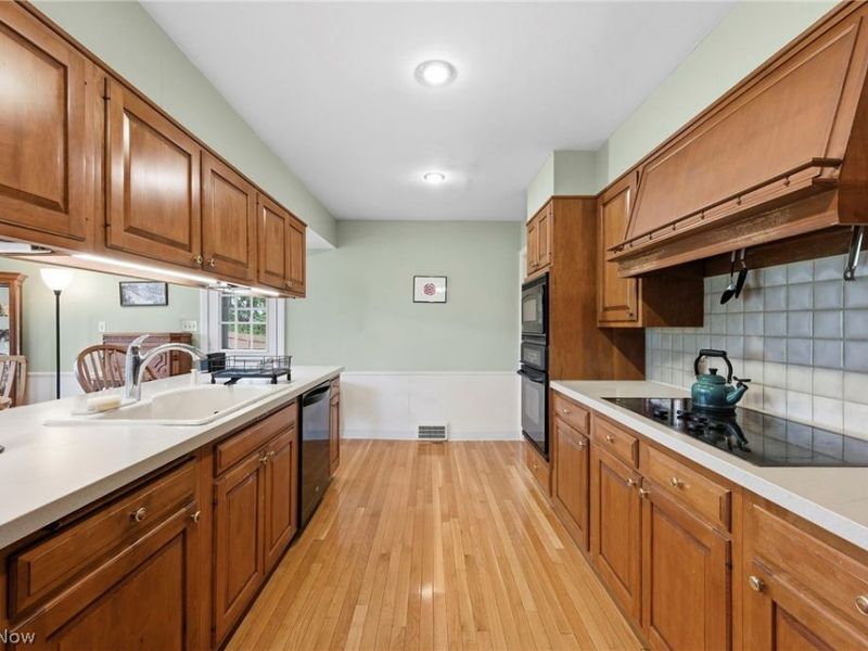 2044 S Belvoir Boulevard , South Euclid, OH 44121 Photo 12