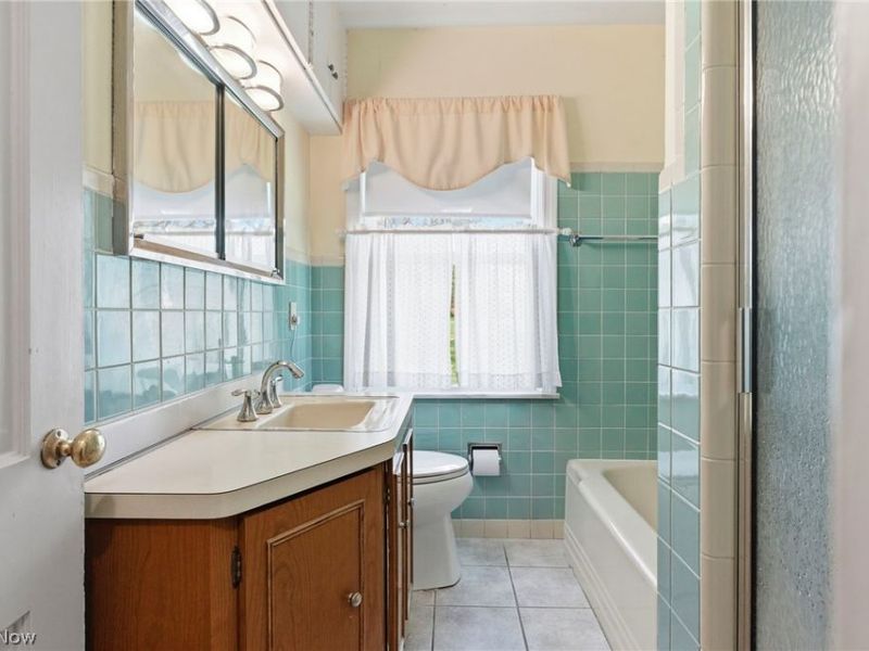 2044 S Belvoir Boulevard , South Euclid, OH 44121 Photo 21