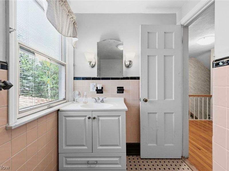 2044 S Belvoir Boulevard , South Euclid, OH 44121 Photo 26