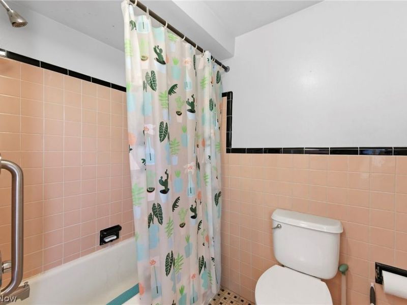 2044 S Belvoir Boulevard , South Euclid, OH 44121 Photo 27