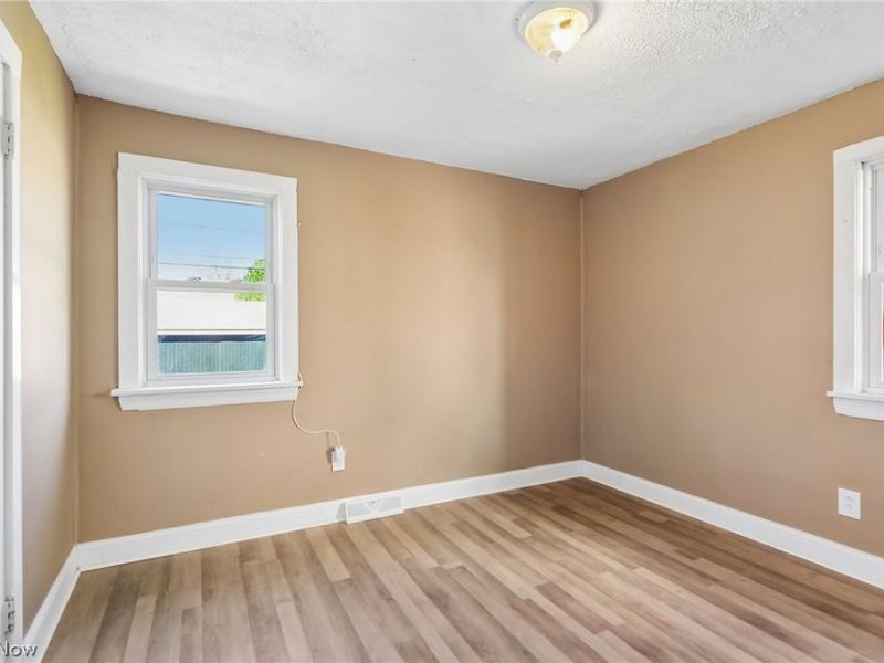 13618 Wainstead Avenue, Cleveland, OH 44111 Photo 16