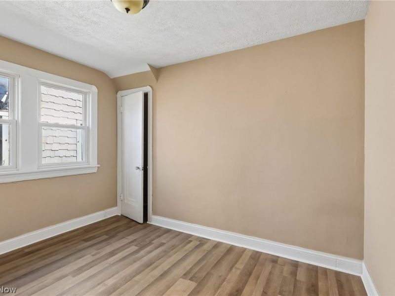 13618 Wainstead Avenue, Cleveland, OH 44111 Photo 19