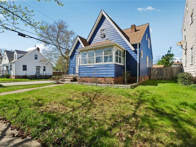 13618 Wainstead Avenue, Cleveland, OH 44111 Photo 2