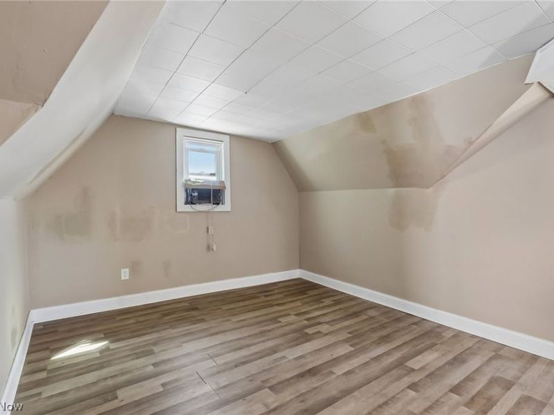 13618 Wainstead Avenue, Cleveland, OH 44111 Photo 21