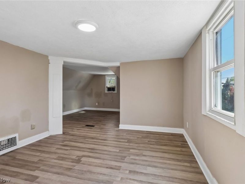 13618 Wainstead Avenue, Cleveland, OH 44111 Photo 24