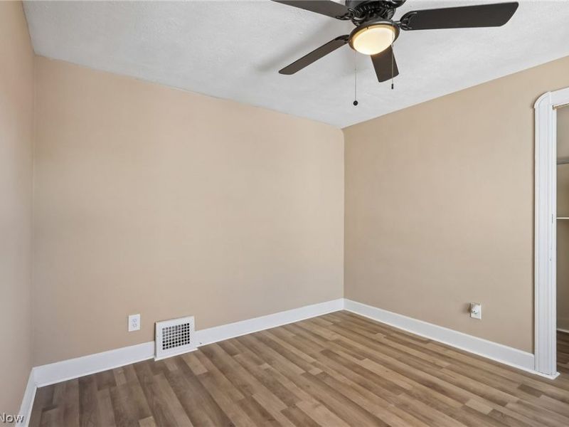 13618 Wainstead Avenue, Cleveland, OH 44111 Photo 26