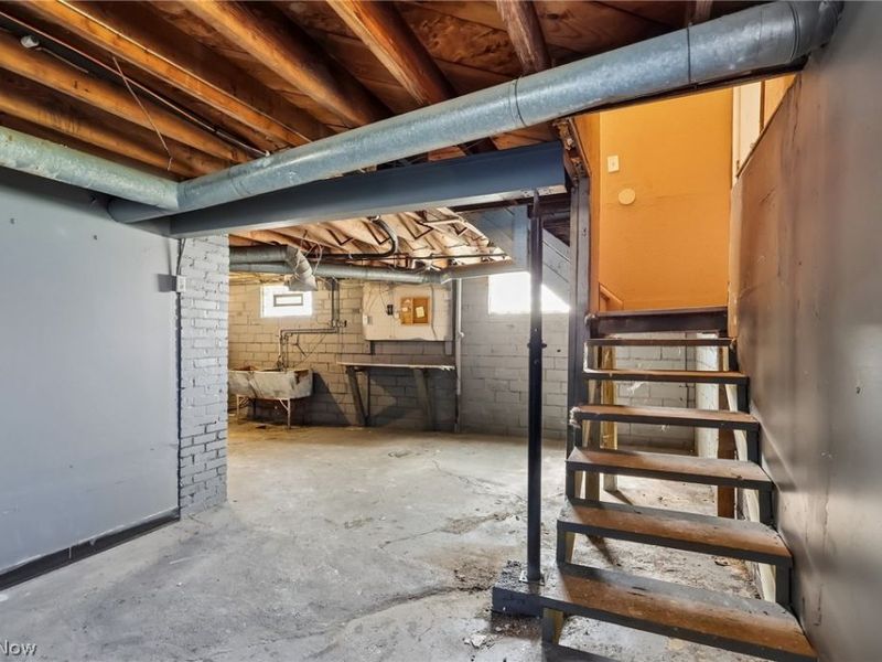 13618 Wainstead Avenue, Cleveland, OH 44111 Photo 28