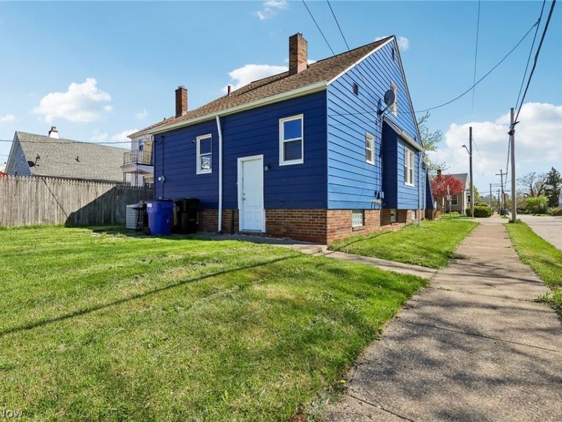 13618 Wainstead Avenue, Cleveland, OH 44111 Photo 34