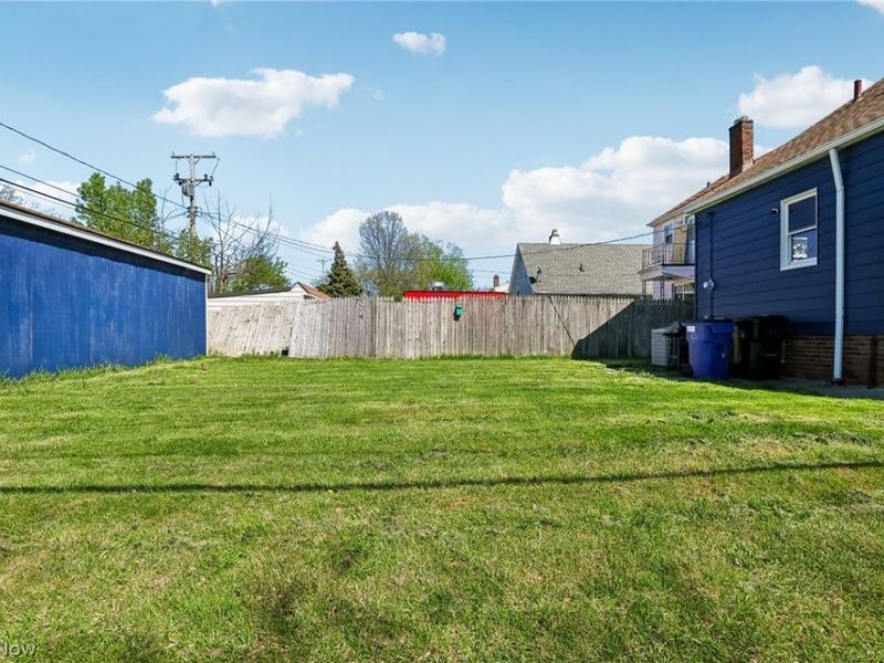 13618 Wainstead Avenue, Cleveland, OH 44111 Photo 35