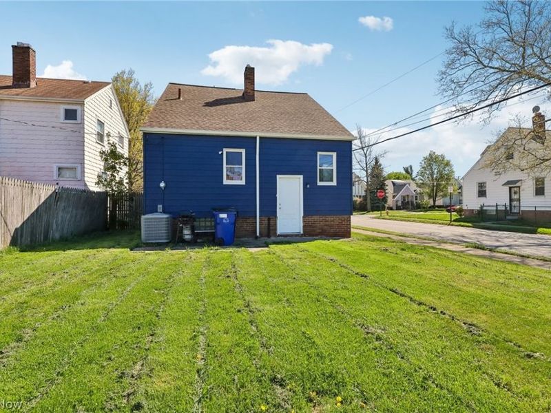 13618 Wainstead Avenue, Cleveland, OH 44111 Photo 36