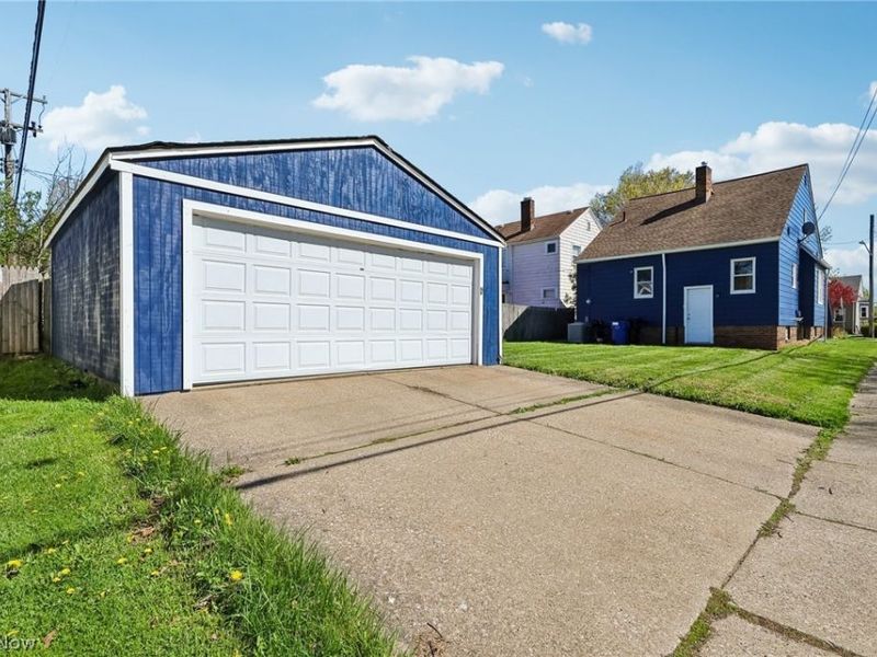 13618 Wainstead Avenue, Cleveland, OH 44111 Photo 38