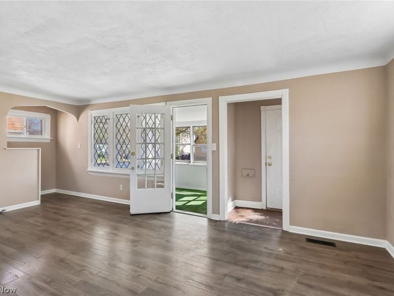 13618 Wainstead Avenue, Cleveland, OH 44111 Photo 4