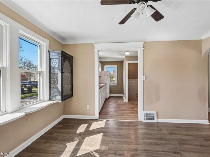 13618 Wainstead Avenue, Cleveland, OH 44111 Photo 8