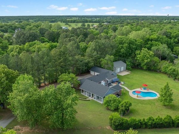 1710 Steele Road, Tontitown, AR 72762