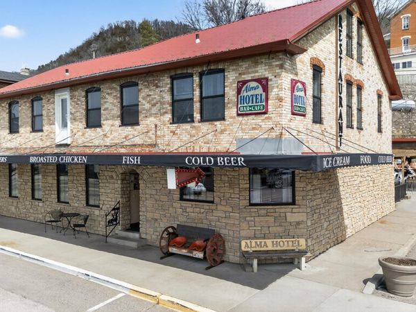 201 N Main Street, Alma, WI 54610