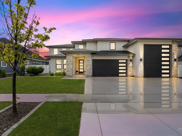 8343 W Sparks Lake Dr, Boise, ID 83714