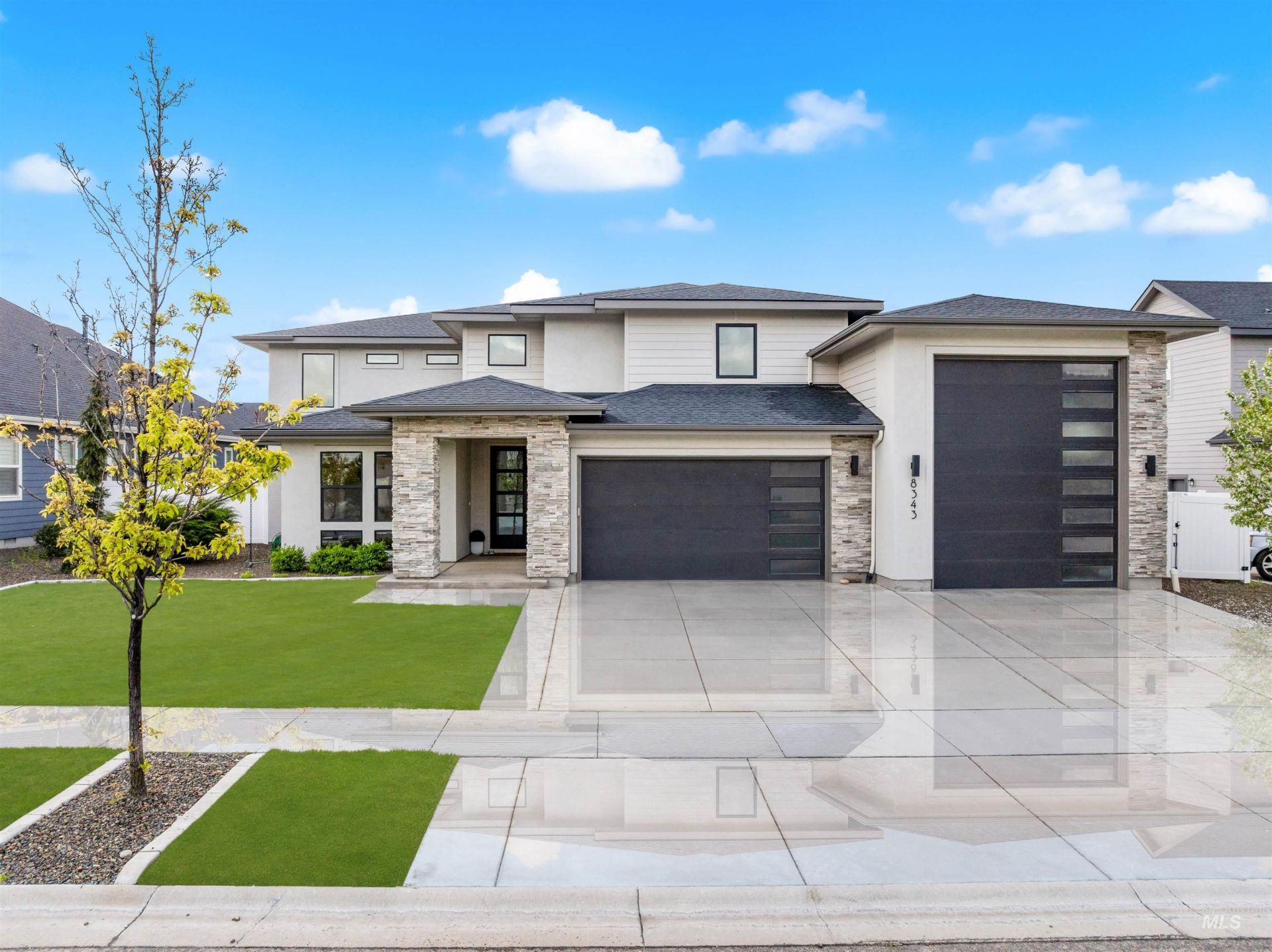 8343 W Sparks Lake Dr, Boise, ID 83714 Main Photo