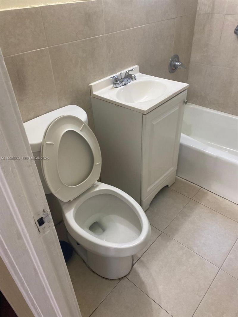 1319 NW 60th St , Unit 4, Miami, FL 33142 Photo