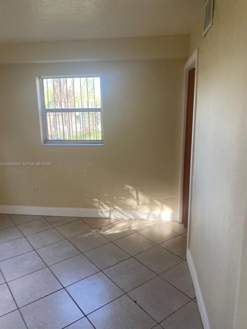 1319 NW 60th St , Unit 4, Miami, FL 33142 Photo