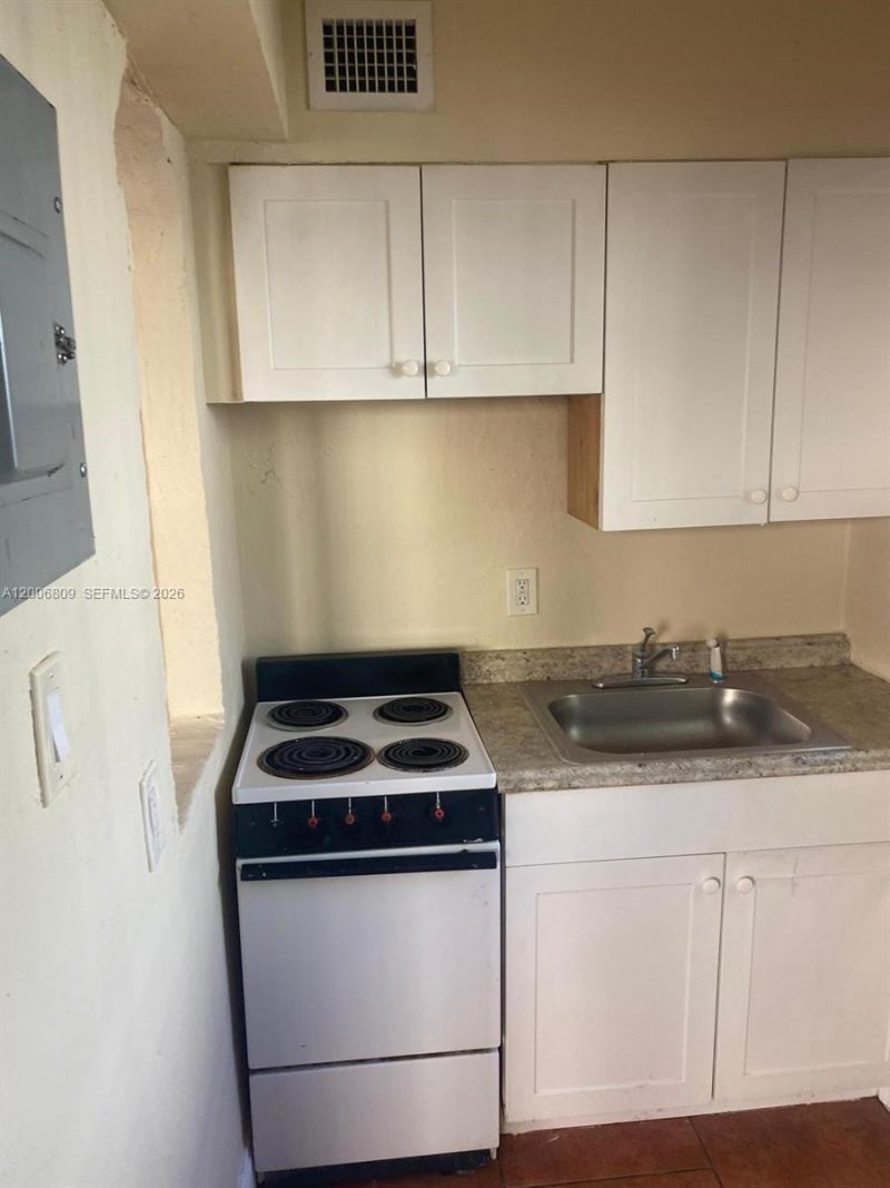 1319 NW 60th St , Unit 4, Miami, FL 33142 Photo