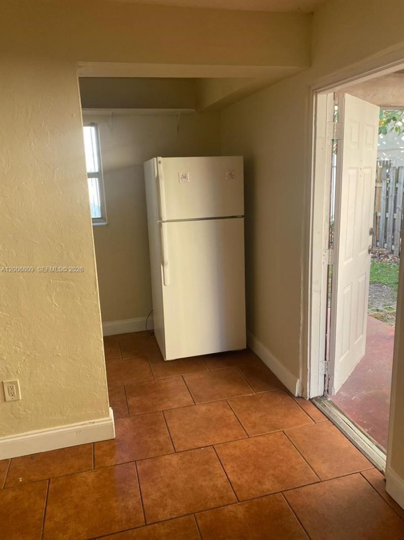 1319 NW 60th St , Unit 4, Miami, FL 33142 Photo