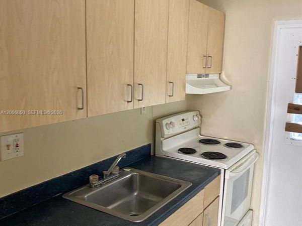 1319 NW 60th St , Unit 5, Miami, FL 33142