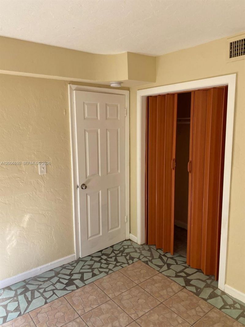 1319 NW 60th St , Unit 5, Miami, FL 33142 Photo