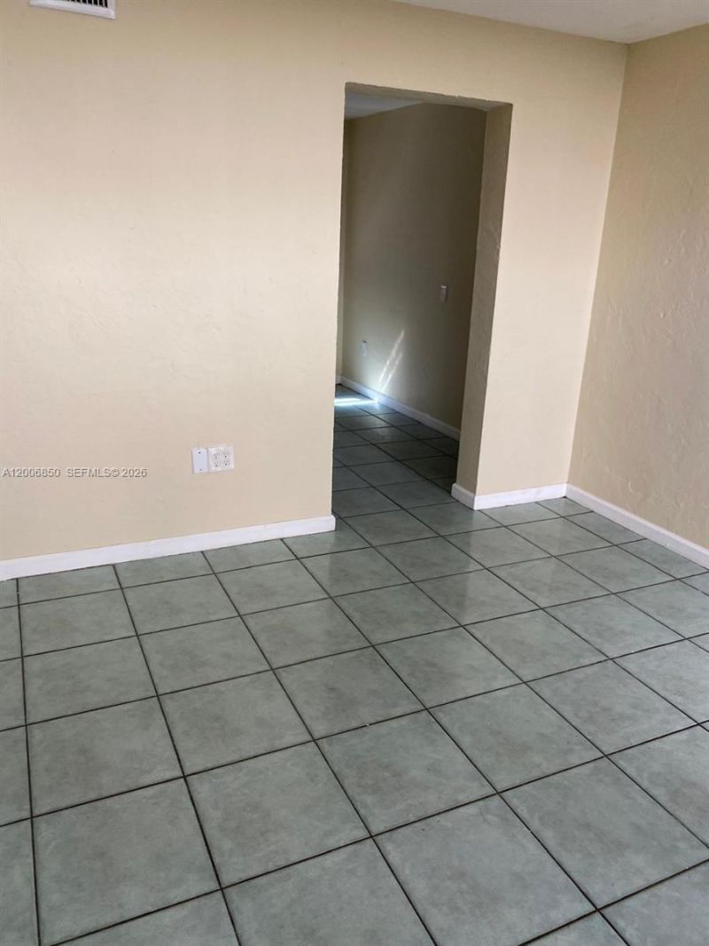 1319 NW 60th St , Unit 5, Miami, FL 33142 Photo