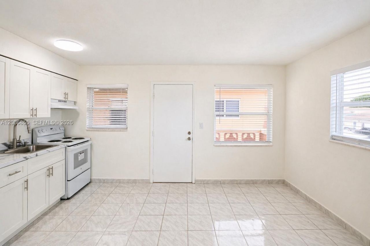 7155 W 14th Ct , Unit 16, Hialeah, FL 33014 Photo