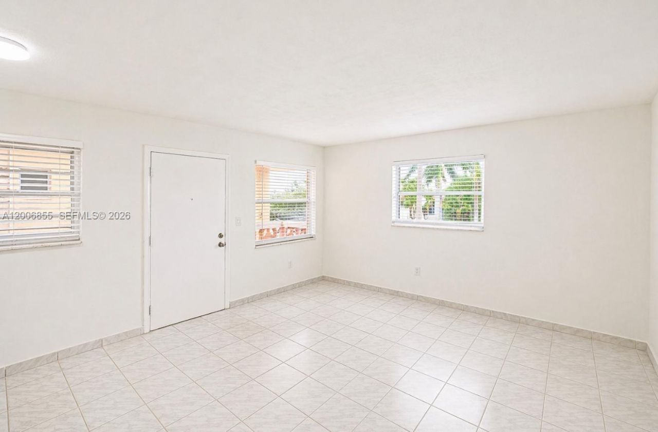 7155 W 14th Ct , Unit 16, Hialeah, FL 33014 Photo