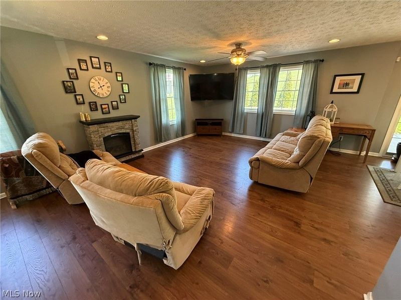 235 Briarwood Drive SE, New Philadelphia, OH 44663 Photo 5