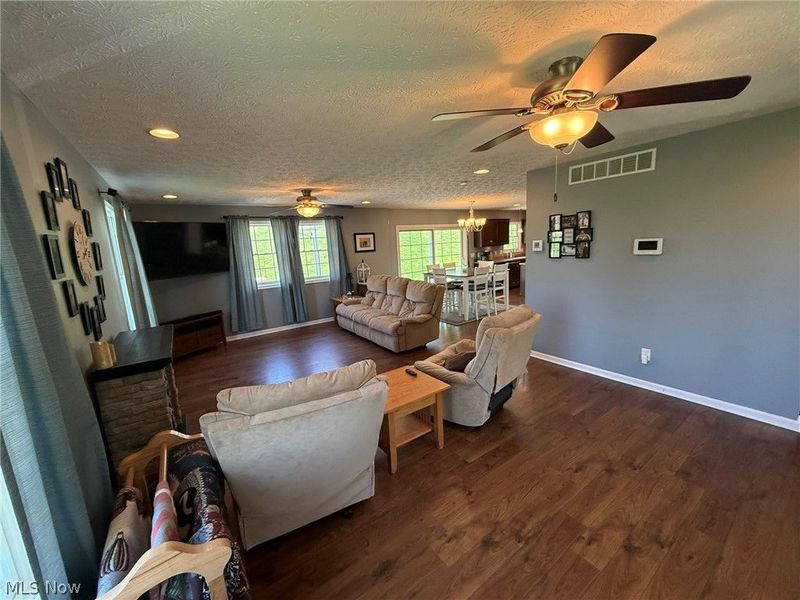 235 Briarwood Drive SE, New Philadelphia, OH 44663 Photo 9