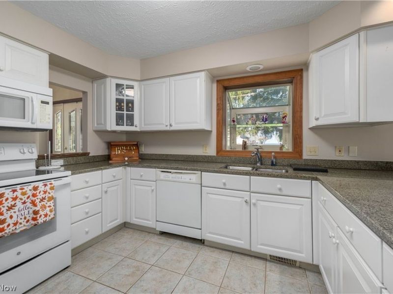 4601 Compass Rose, Unit 30, Vermilion, OH 44089 Photo 11