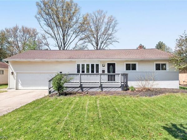 8218 Webster Road , Strongsville, OH 44136