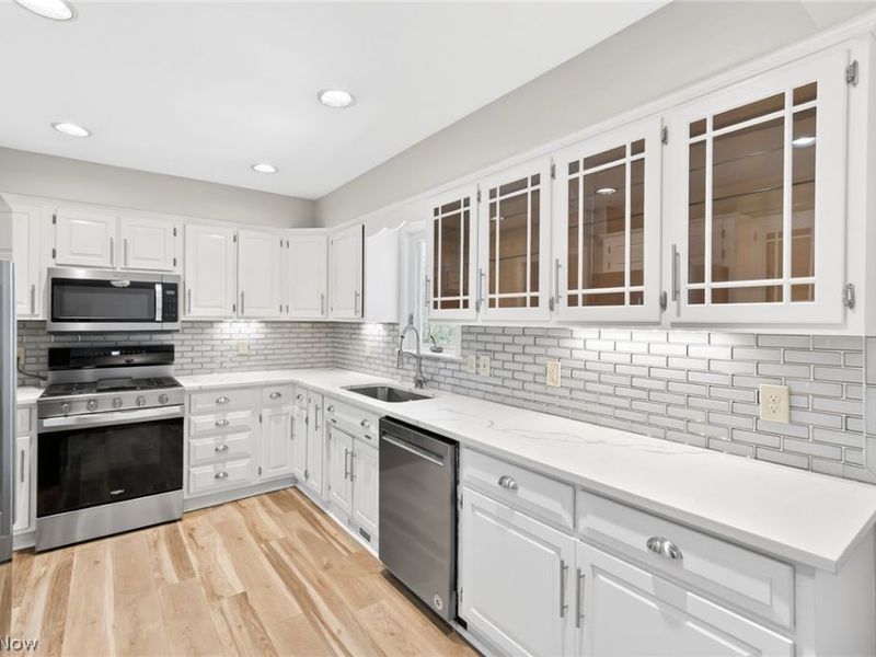 8218 Webster Road , Strongsville, OH 44136 Photo 10