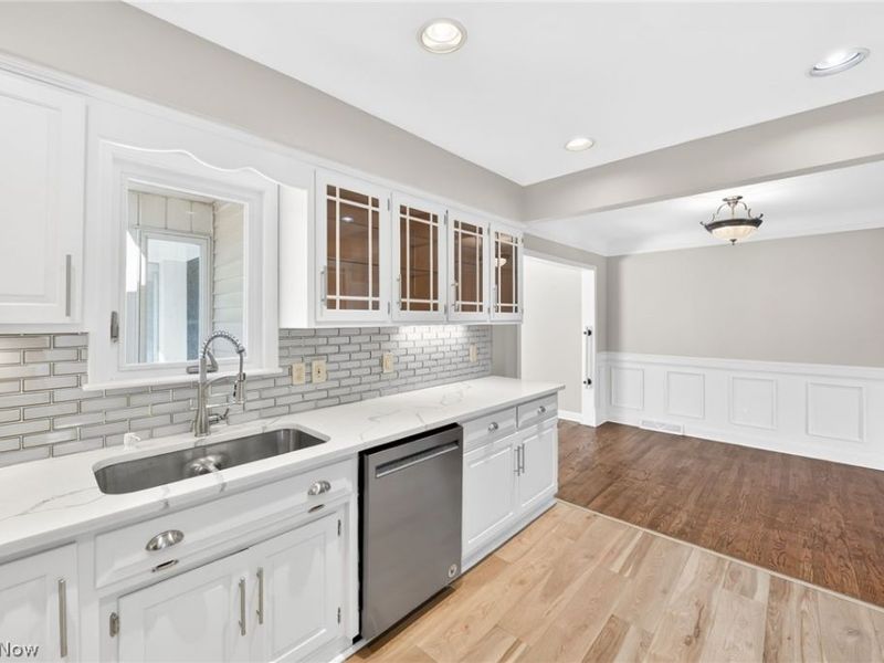 8218 Webster Road , Strongsville, OH 44136 Photo 12