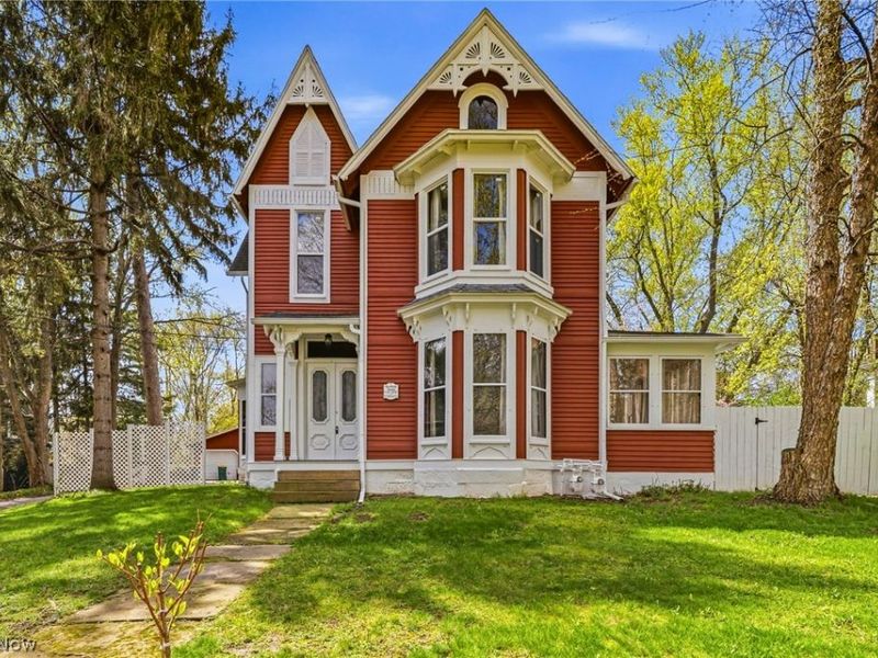 214 N Hambden Street, Chardon, OH 44024 Photo 1