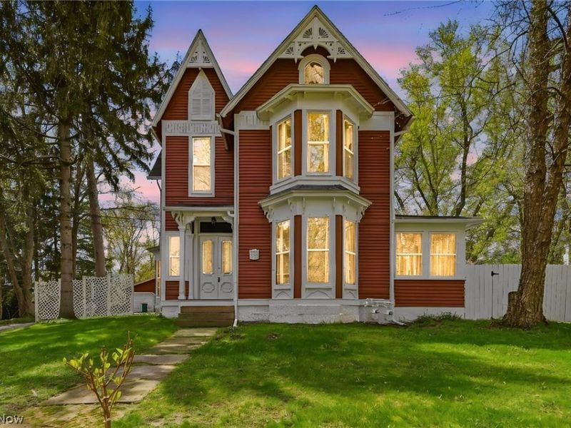 214 N Hambden Street, Chardon, OH 44024 Photo 2