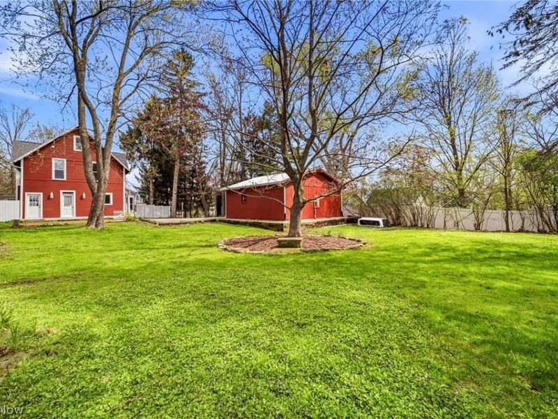 214 N Hambden Street, Chardon, OH 44024 Photo 8