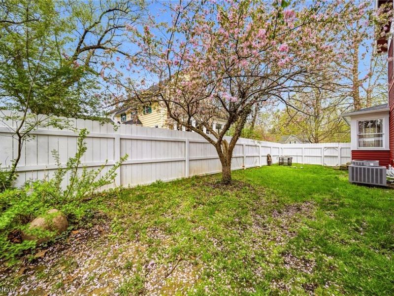 214 N Hambden Street, Chardon, OH 44024 Photo 9