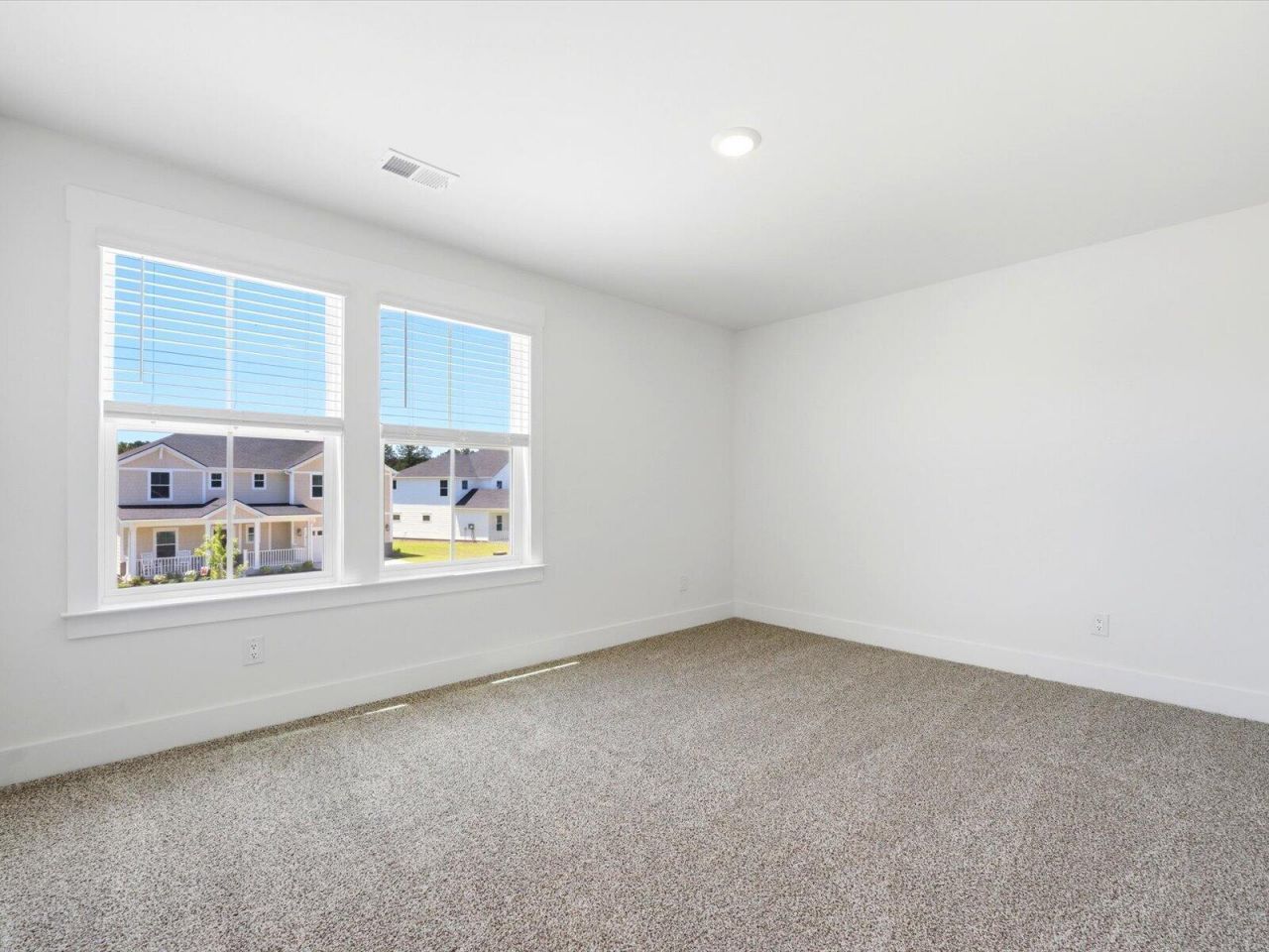 418 Radiant Blue Way Photo 31