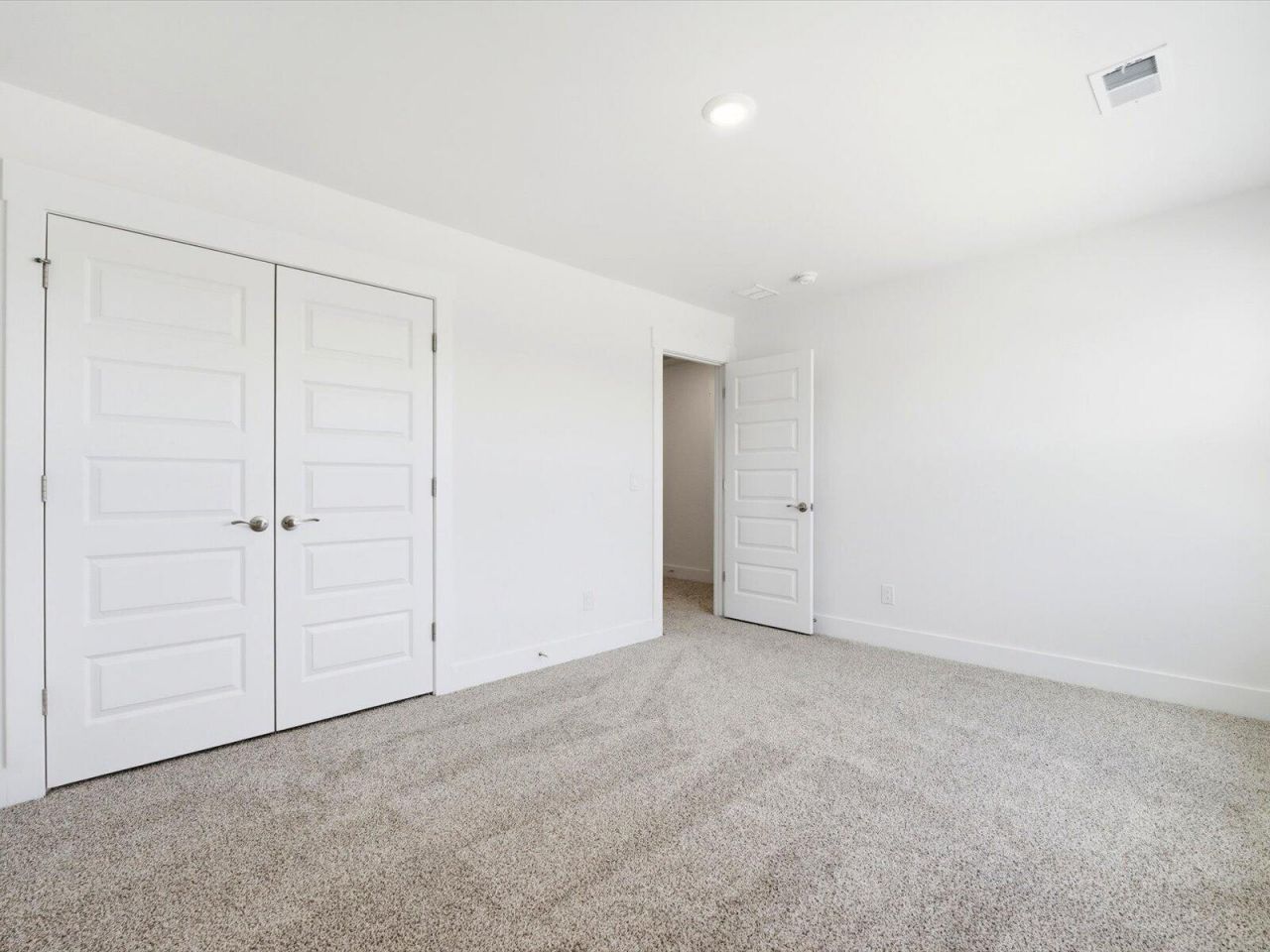 418 Radiant Blue Way Photo 32