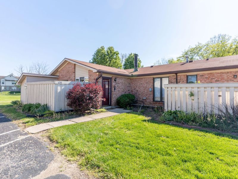 1238 Hollowbrook Drive, Dayton, OH 45458 Photo 2