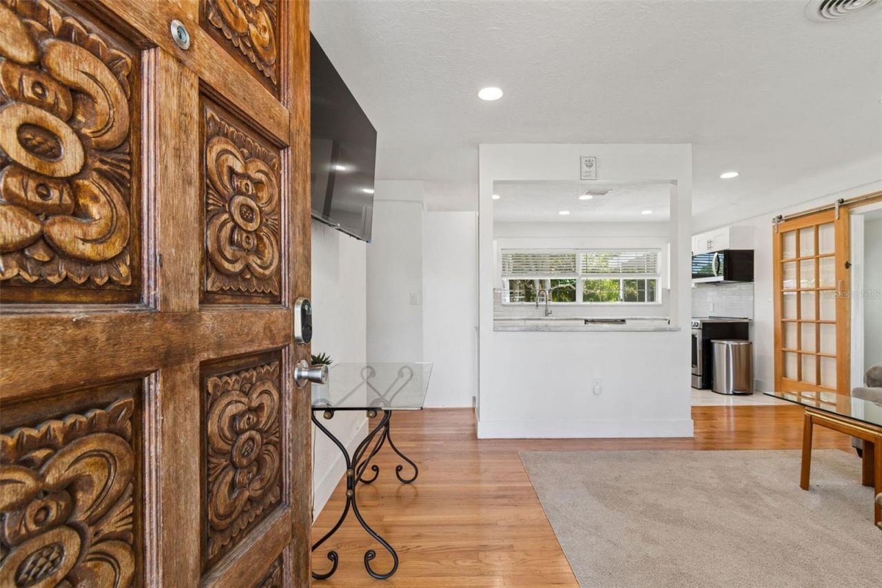 4526 Yardley Avenue N, Saint Petersburg, FL 33713 Photo