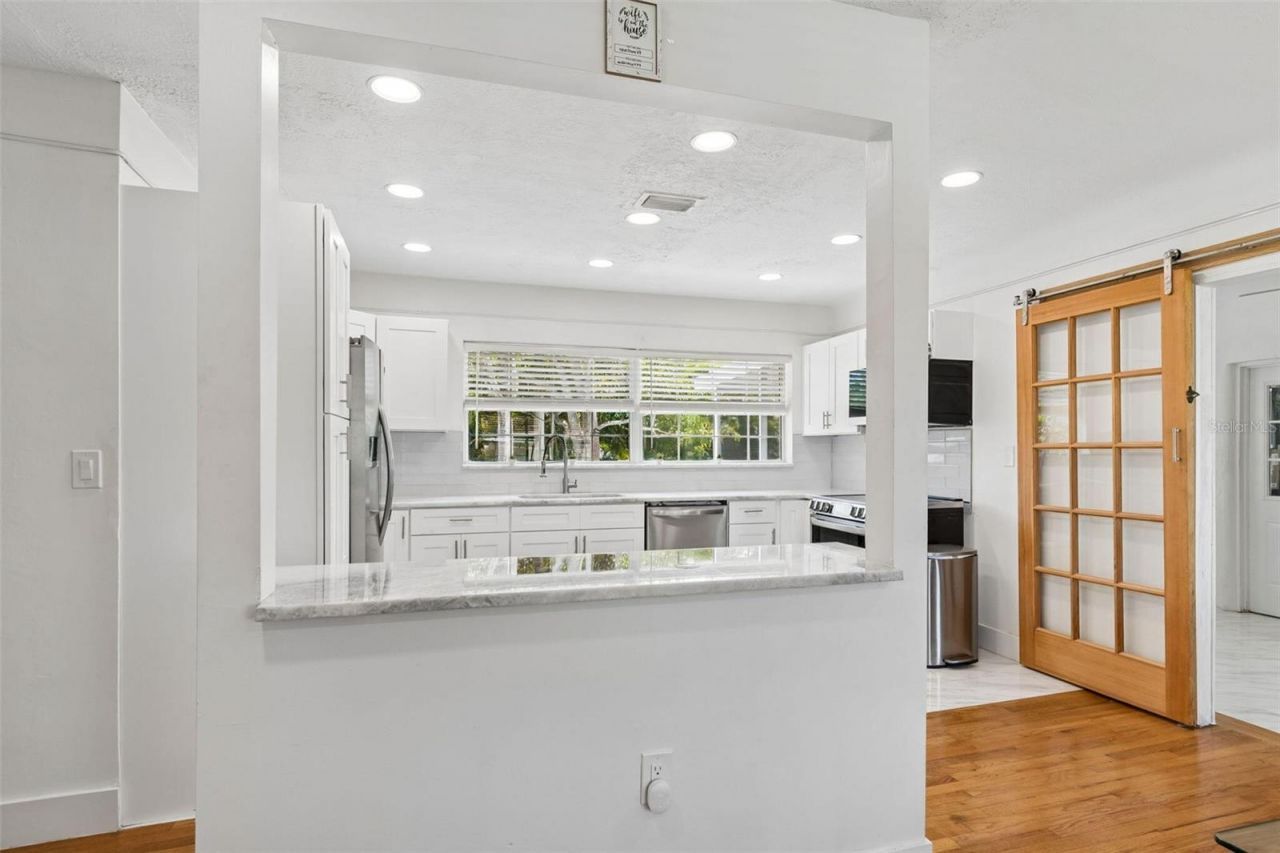 4526 Yardley Avenue N, Saint Petersburg, FL 33713 Photo
