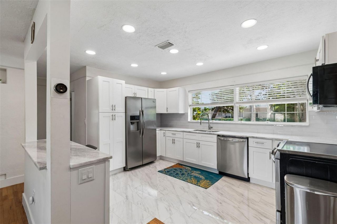4526 Yardley Avenue N, Saint Petersburg, FL 33713 Photo