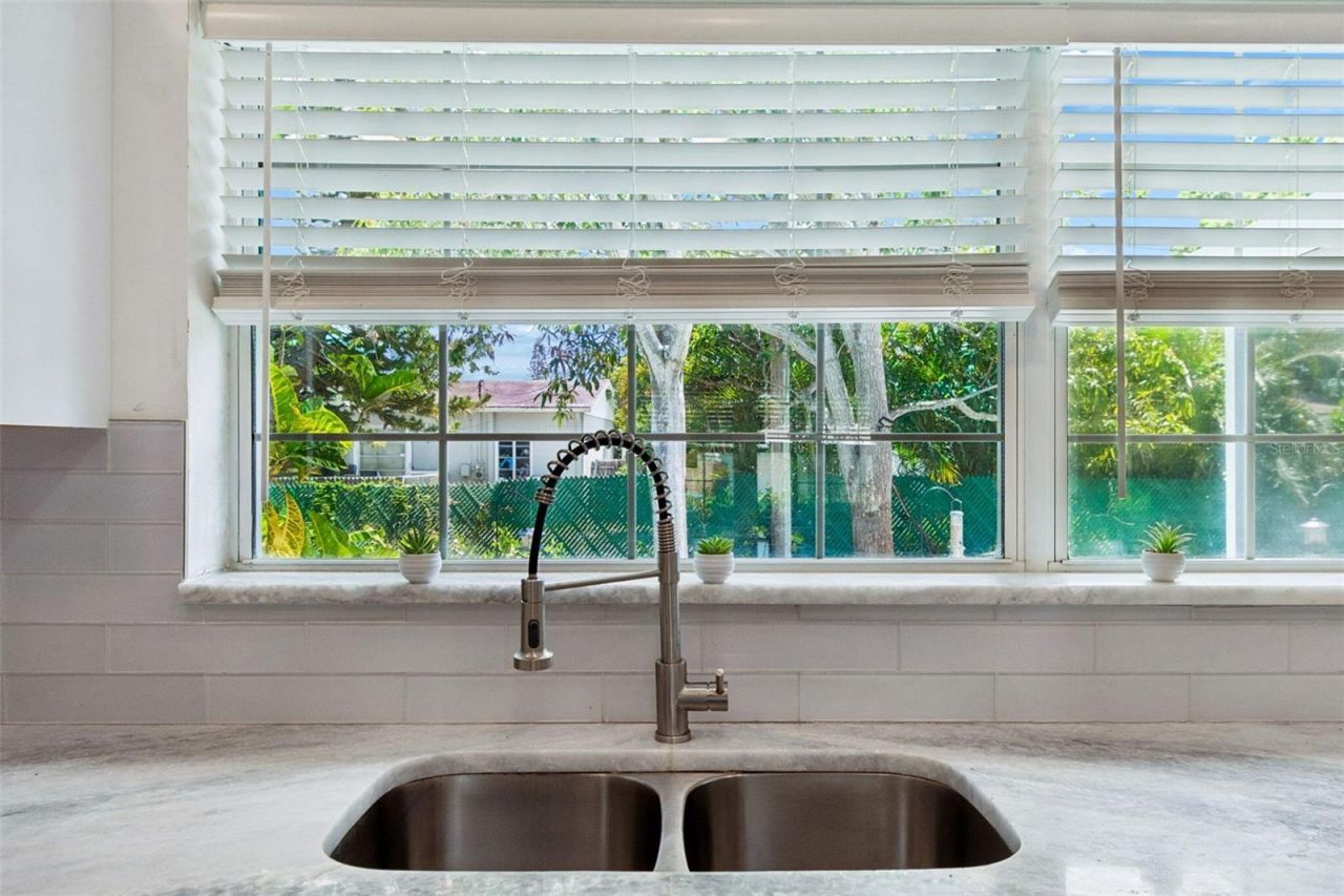 4526 Yardley Avenue N, Saint Petersburg, FL 33713 Photo
