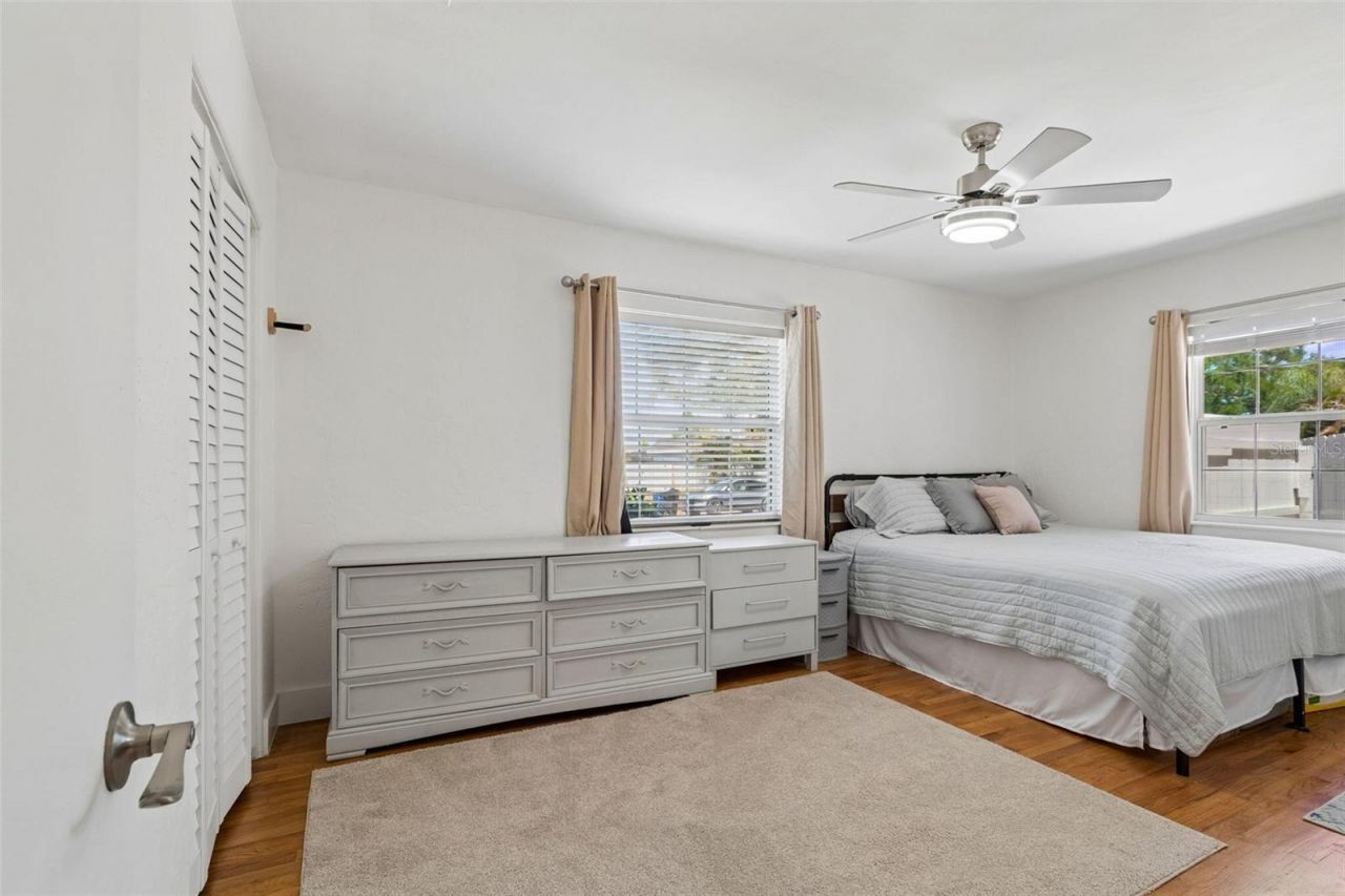 4526 Yardley Avenue N, Saint Petersburg, FL 33713 Photo