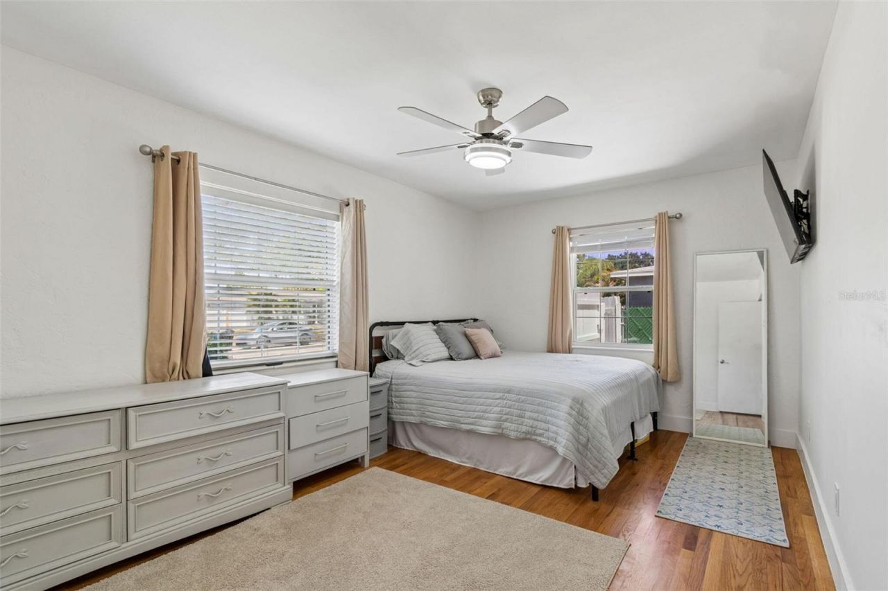 4526 Yardley Avenue N, Saint Petersburg, FL 33713 Photo