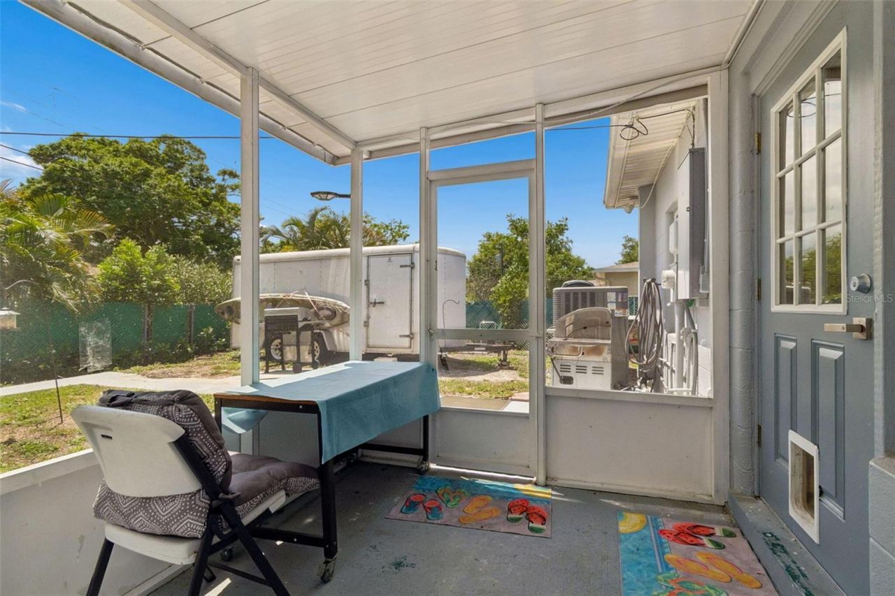 4526 Yardley Avenue N, Saint Petersburg, FL 33713 Photo